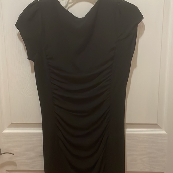 Perfect LBD! Sexy & classy. Incredibly flattering! - Picture 4 of 6